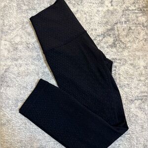 Lululemon black star print crop size 0
